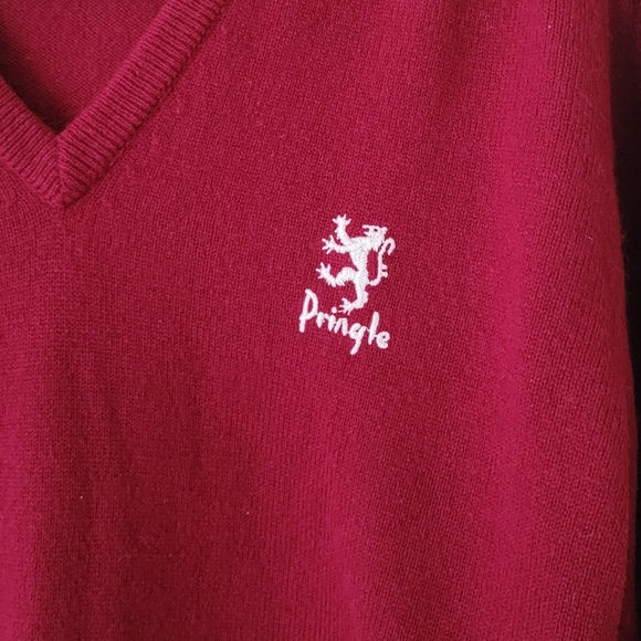 Vintage Pringle of Scotland Wool Deep Red Logo Crest V-neck Knit Sweater - Picture 5 of 7